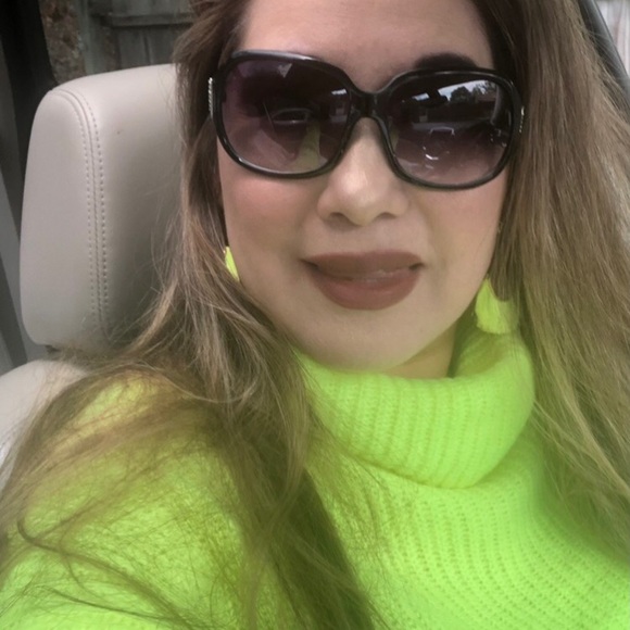 Meet your Posher, Zulie - Picture 11 of 13